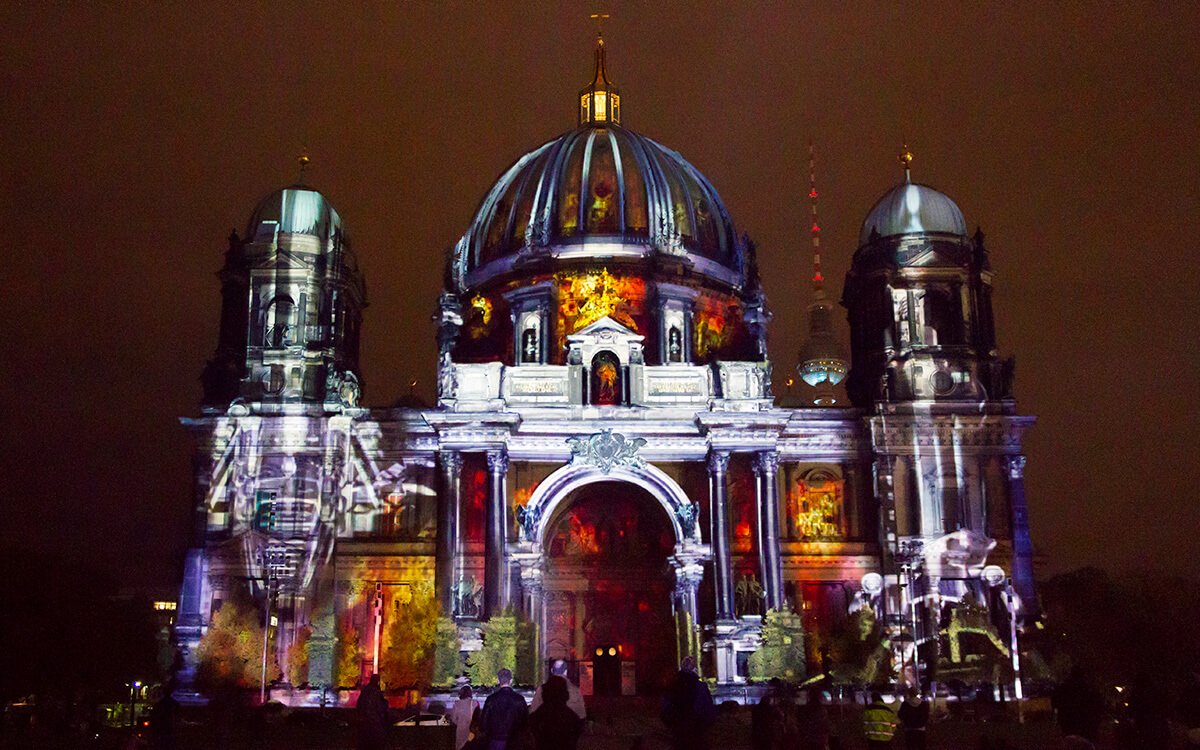 Harmonie, video mapping on Berlin Cathedral