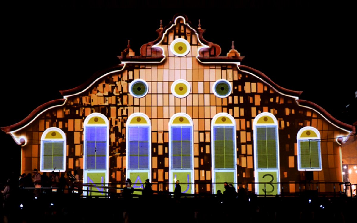 welcome to toy factory with projection mapping